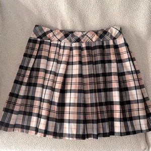 Junior’s Multi-color SKIRT. Size L